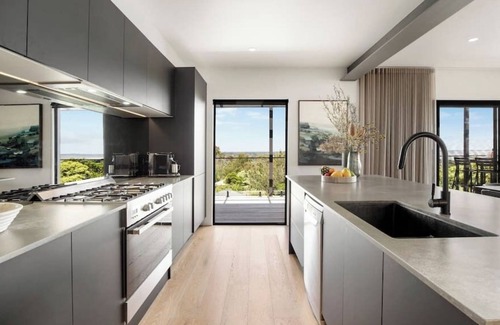 McCrae House | Peninsula Black Diamond - heated pool, water views