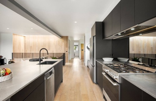 McCrae House | Peninsula Black Diamond- the epitome of style and elegance in McCrae.
