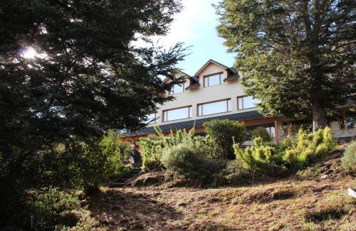 Villa Pehuenia Hotel | Peninsula de los Coihues
