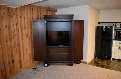 Howard House | Penn State Fans Love King’s Nittany Ridge Hideaway!