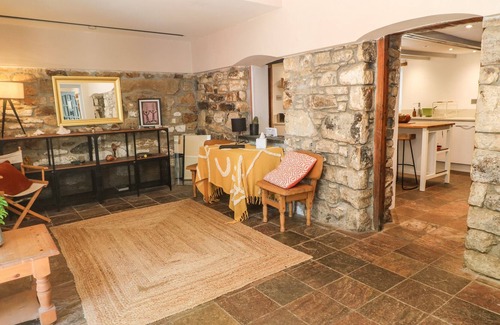 Truro House | PENNANS COTTAGE, pet friendly, luxury holiday cottage in Cubert