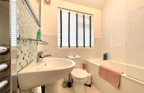 Uxbridge North Apartment | Penny Lein Apartments