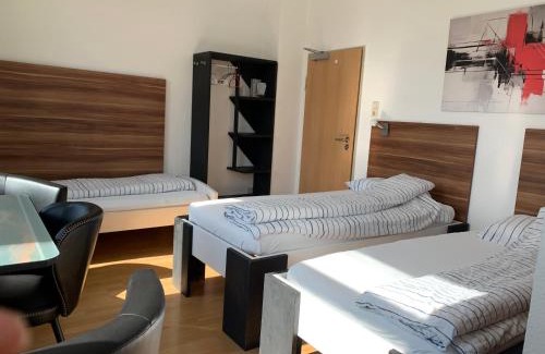 Rellingen House | Pension Akropolis