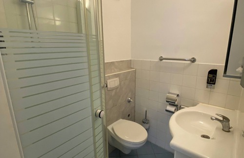 Gutleutviertel House | Pension Alpha