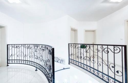 Markisches Viertel House | Pension Amanda