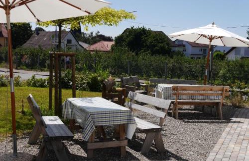 Neufrach House | Pension & Café Schlupfwinkel