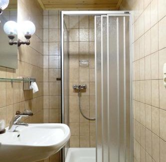 Plangeross House | Pension DORFPLATZL Pitztal