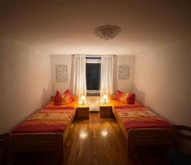 Niederorschel House | Pension FAULPELZ - Zweibettzimmer Gemeinschaftsbad