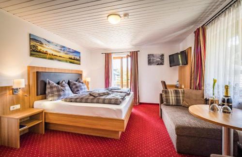 Siegsdorf House | Pension Gimpl, Chiemgaukarte neu