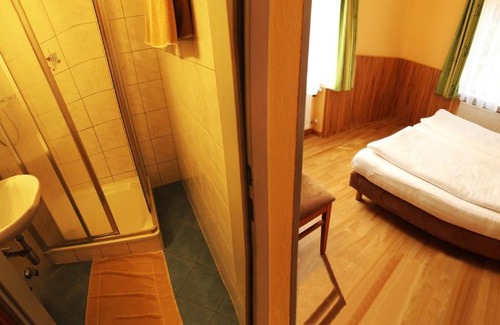 Elisabeth-Vorstadt Bed & Breakfast | Pension Jahn