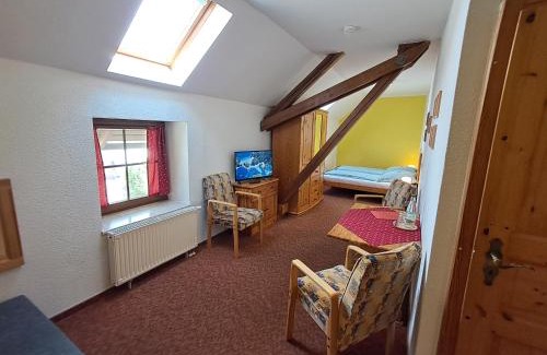 Salomonsborn House | Pension Kronenburghof