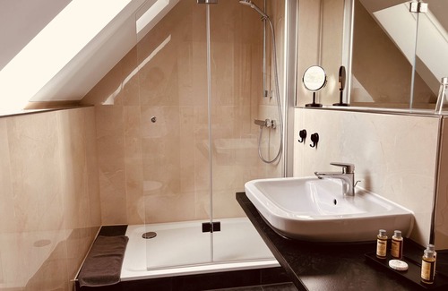 Osterath House | Pension- Location Cham