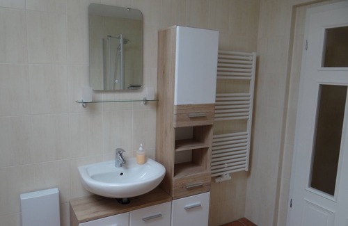 Rietschen Apartment | Pension with natural plot, centrally located