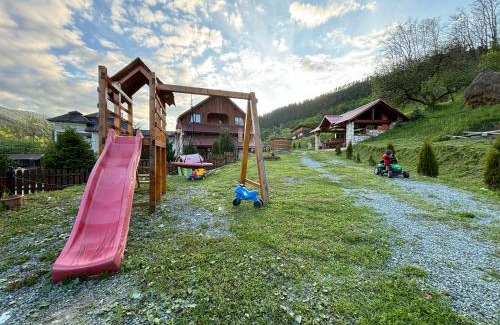 Vidra House | Pensiune La Becu