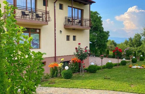 Mioarele House | Pensiunea Cristiion