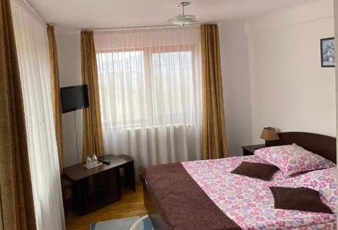 Mioarele House | Pensiunea Cristiion