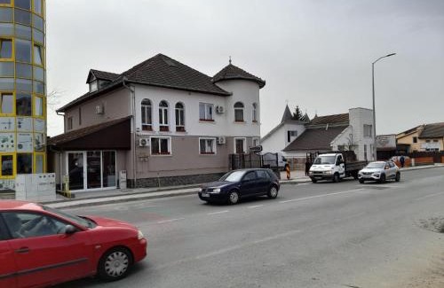 Alba Iulia House | Pensiunea Crown Royal