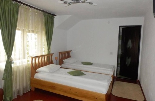 Curtea De Arges House | Pensiunea Eden