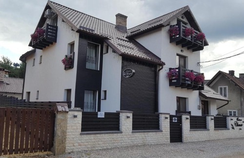 Vatra Dornei House | Pensiunea Ellemar