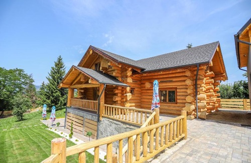 Toplita Villa | PENSIUNEA IZABELLA, Izabella Chalet