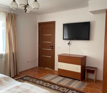 Saru Dornei Villa | Pensiunea La Plai - Oază de Relaxare