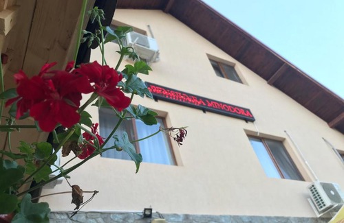 Polovragi House | Pensiunea Minodora
