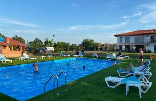 Plopul House | Pensiunea Paradiso Sarinasuf