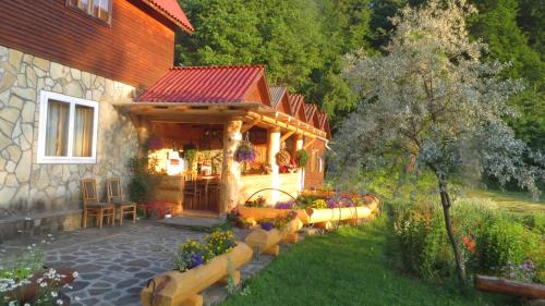 Sucevita House | Pensiunea Poiana de Vis