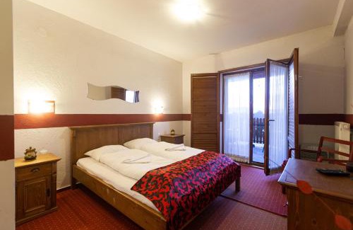 Feliceni Bed & Breakfast | Pensiunea si Restaurant Erdo