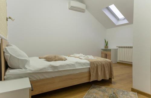Vadu Izei House | Pensiunea Vadu Izei - Cazare, Restaurant, Piscină, Sală de Evenimente