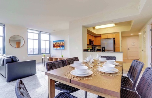 Aurora Highlands Apartment | Pentagon City Retreat w/Comfort