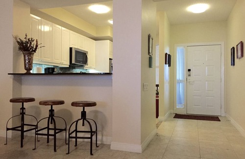 Navarre Beach Condo | PENTHOUSE 17th floor w. free Beach Service (chairs/umbrella) included!