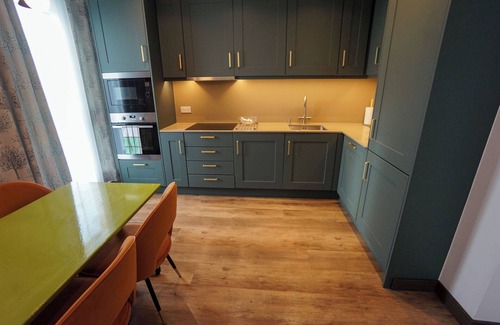 Haringey Apartment | Penthouse - 1BR - Alexandra Palace Views