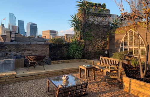 Elephant and Castle Apartment | Penthouse 2 bed with sky garden in the heart of London’s Borough Market