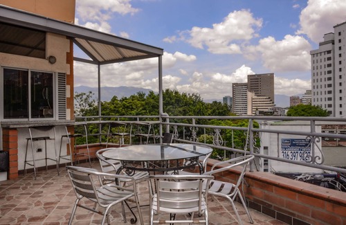 El Poblado Apartment | PENTHOUSE 3 Bedroom Private Roof