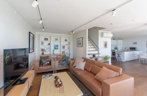 Stepneyville Apartment | Penthouse 37 - Nelson Waterfront Apartment
