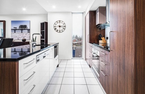 Victor Harbor Apartment | PENTHOUSE 406 THE FRONTAGE ALL LINEN INCLUDED