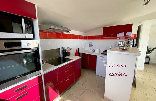 Le Lavandou Apartment | Penthouse 50m from beach in centre of le Lavandou