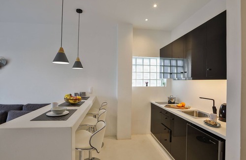 Spata-Artemida Apartment | Penthouse & Apartments by the Sea near Airport