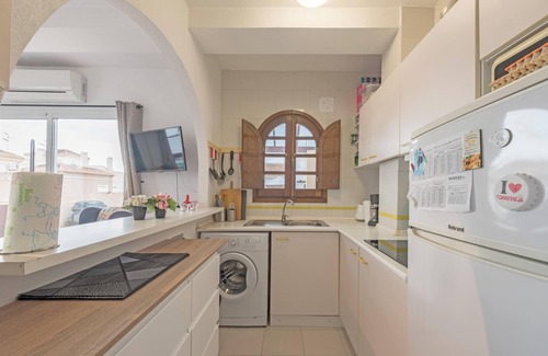 Torrevieja Apartment | Penthouse Apartment Near the Beach with Sea View, Pool, Wi-Fi, A/C & Terrace