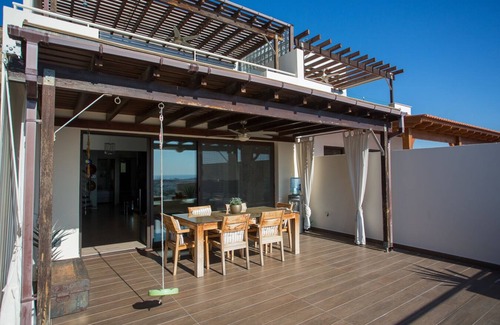 Oroklini Apartment | Penthouse Duplex overlooking the Mediterranean