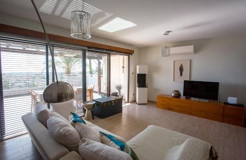 Oroklini Apartment | Penthouse Duplex overlooking the Mediterranean