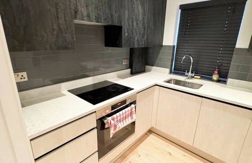 Kensal Green Apartment | Penthouse in Central London – Stylish, Spacious Apartment.