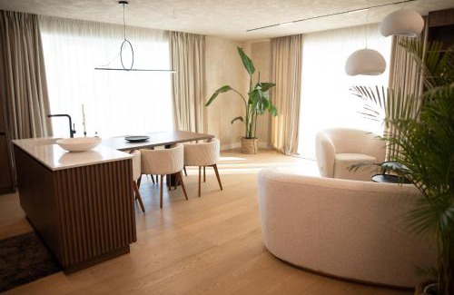 Sector 3 Apartment | Penthouse Lebada Lake View