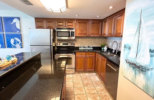 Garden City Condo | Penthouse level! 15th floor! Water’s Edge 1504!