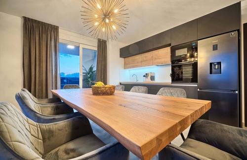 Znjan Apartment | Penthouse Liberty Living with Pool