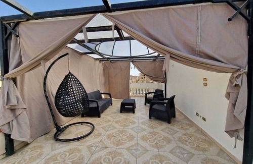 Pyramids Gardens Apartment | Penthouse Near the Pyramids - Great Stay!