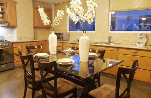 Panama City Condo | Penthouse Ocean view Balboa Ave prime location large 2 bed Panama City