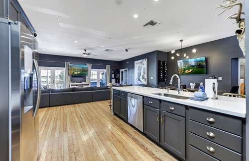 South Scottsdale House | Penthouse Old Town Hot Tub I Walk to all Amenities