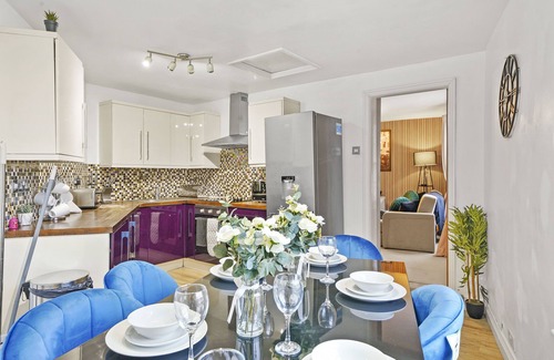 Bristol Floating Harbour Apartment | Penthouse on Bristol's Harbourside - Sleeps 10